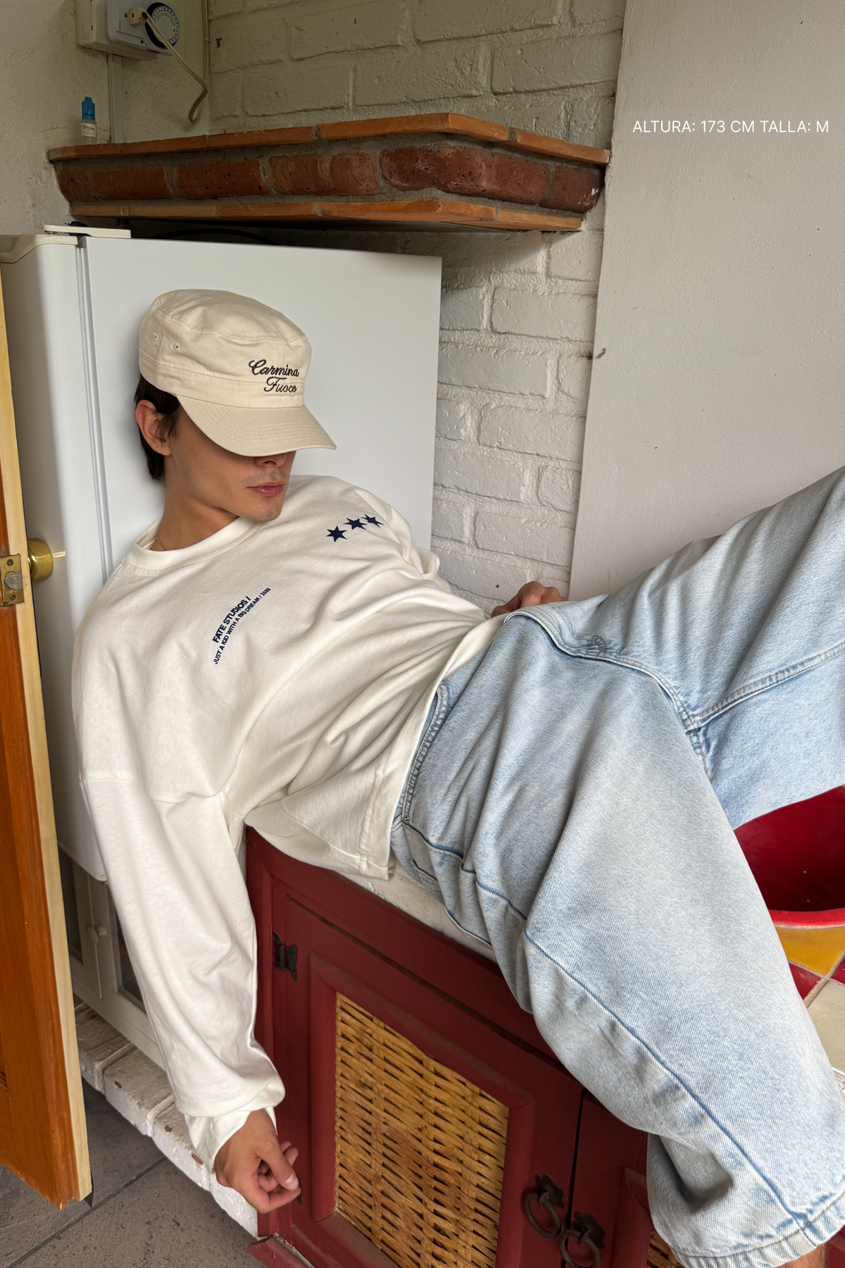 Local Super Star Longsleeve Ivory — fit detail