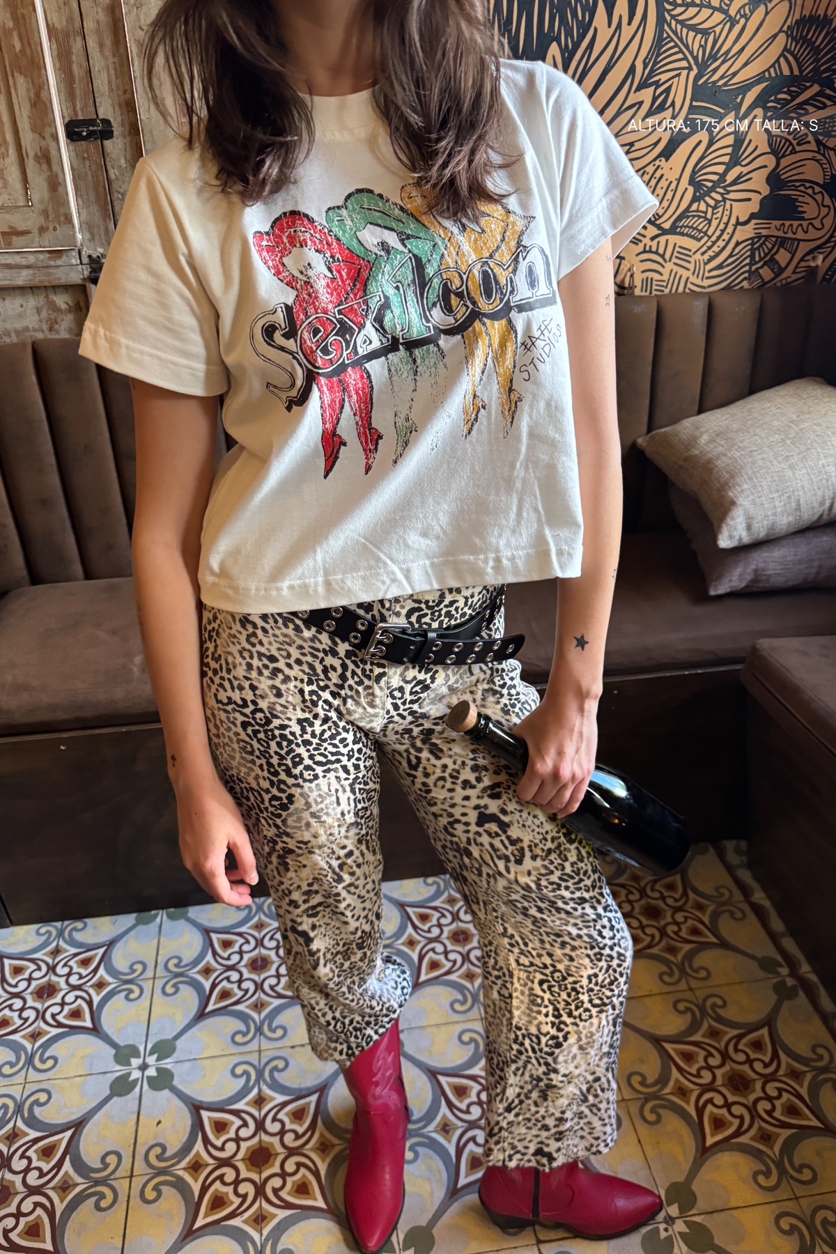 Rolling Lips Crop Tee Ivory