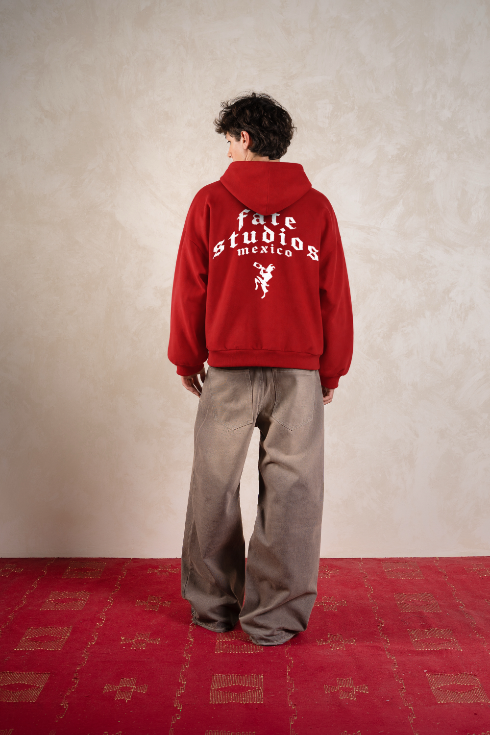 Mexico 77 Hoodie Cherry Red — Model back